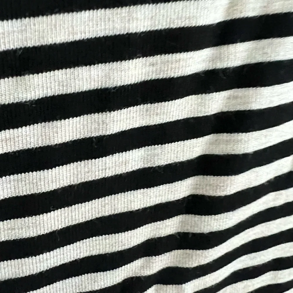 Studio Monochrome Striped Tee. Waist length. Chic and super comfortable. Soft. - Picture 11 of 14